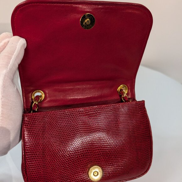 Chanel Rare Vintage Red Lizard Leather Mini Rectangular Flap Bag - Picture 12 of 16